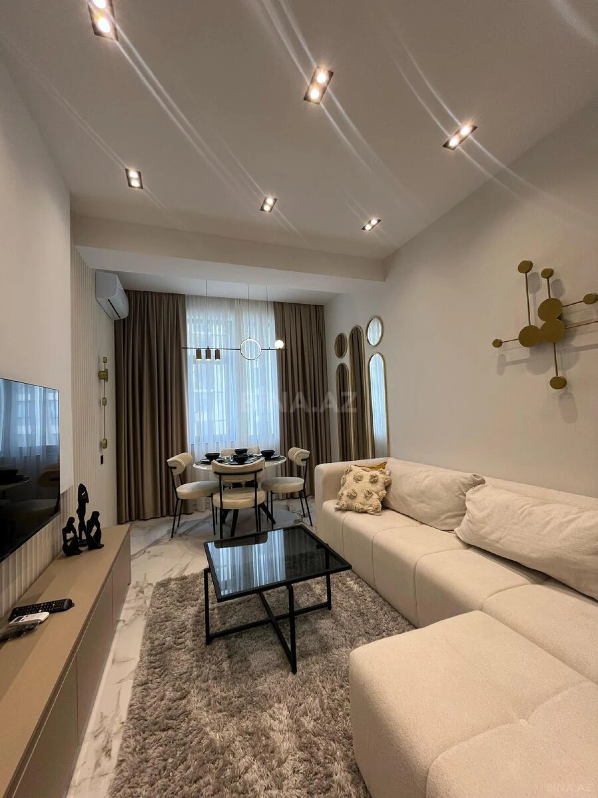 Kirayə verilir 2 otaqlı mənzil 70 m²