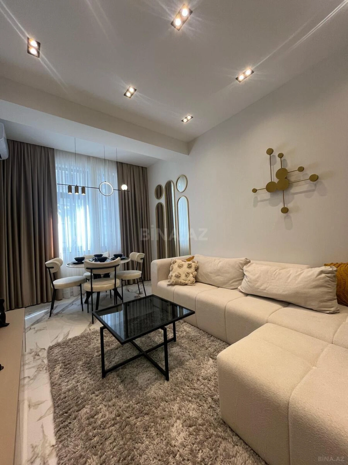 Kirayə verilir 2 otaqlı mənzil 70 m²