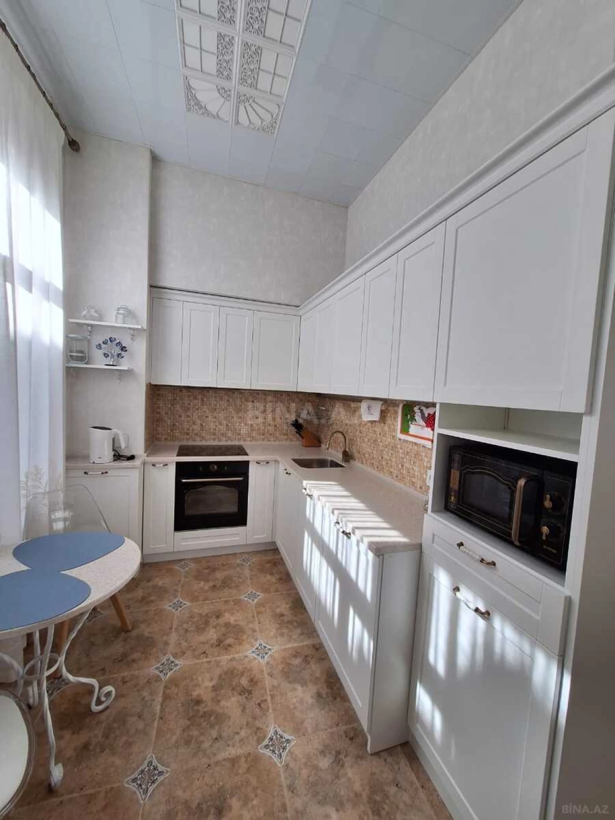 Kirayə verilir 2 otaqlı mənzil 75 m²