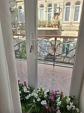 Kirayə verilir 2 otaqlı mənzil 75 m²