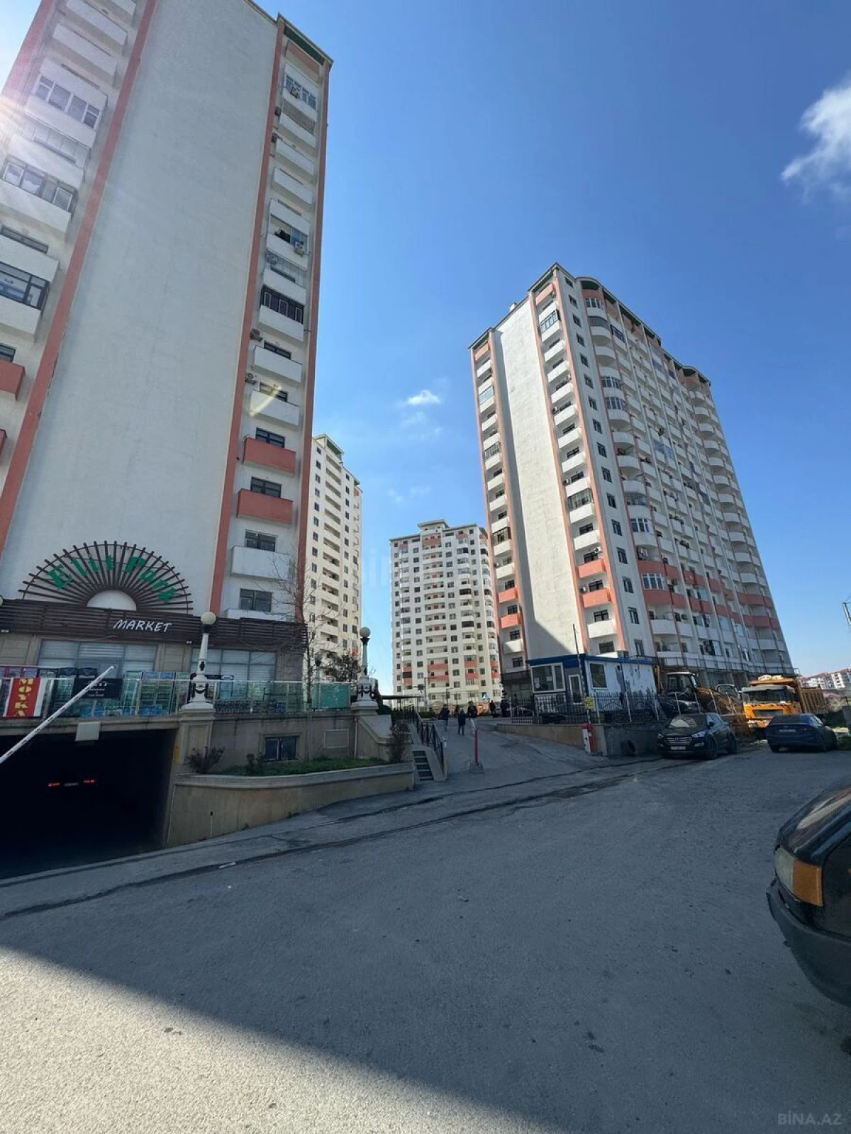 Satılır 2 otaqlı mənzil 105 m²