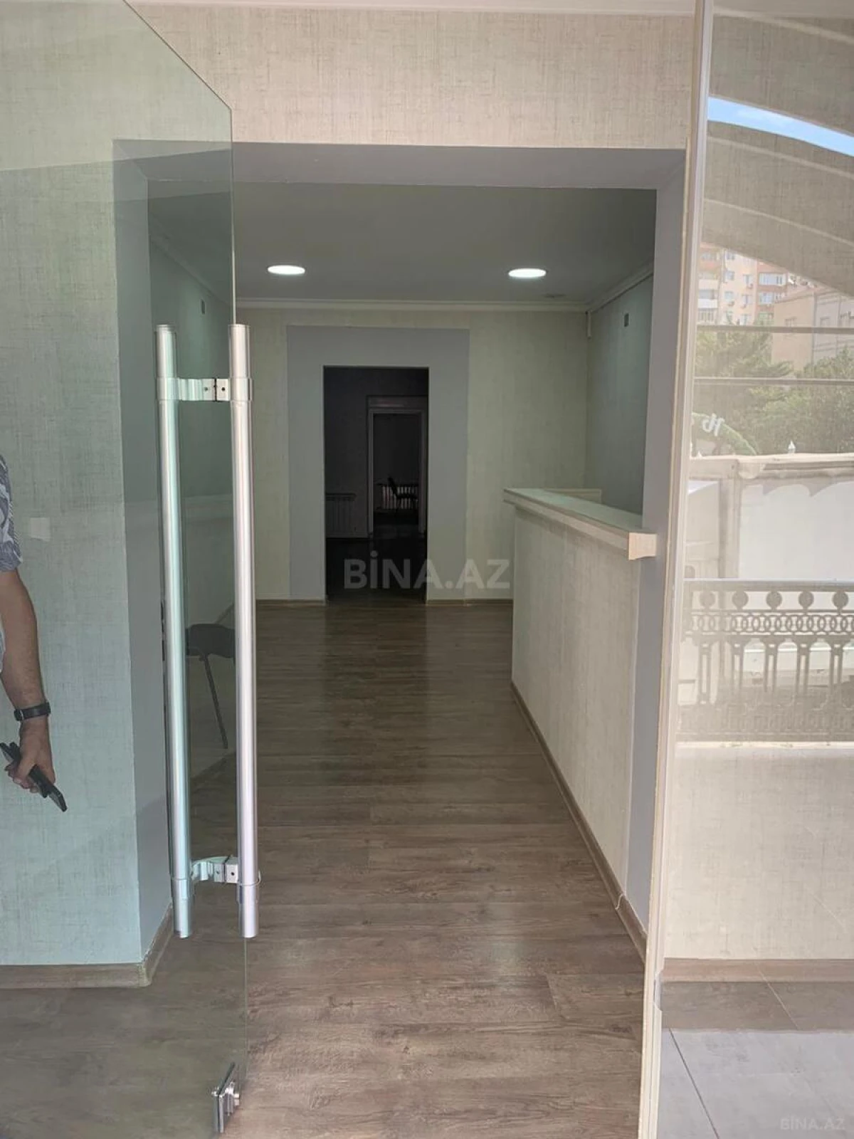 Kirayə verilir 4 otaqlı ofis 160 m²