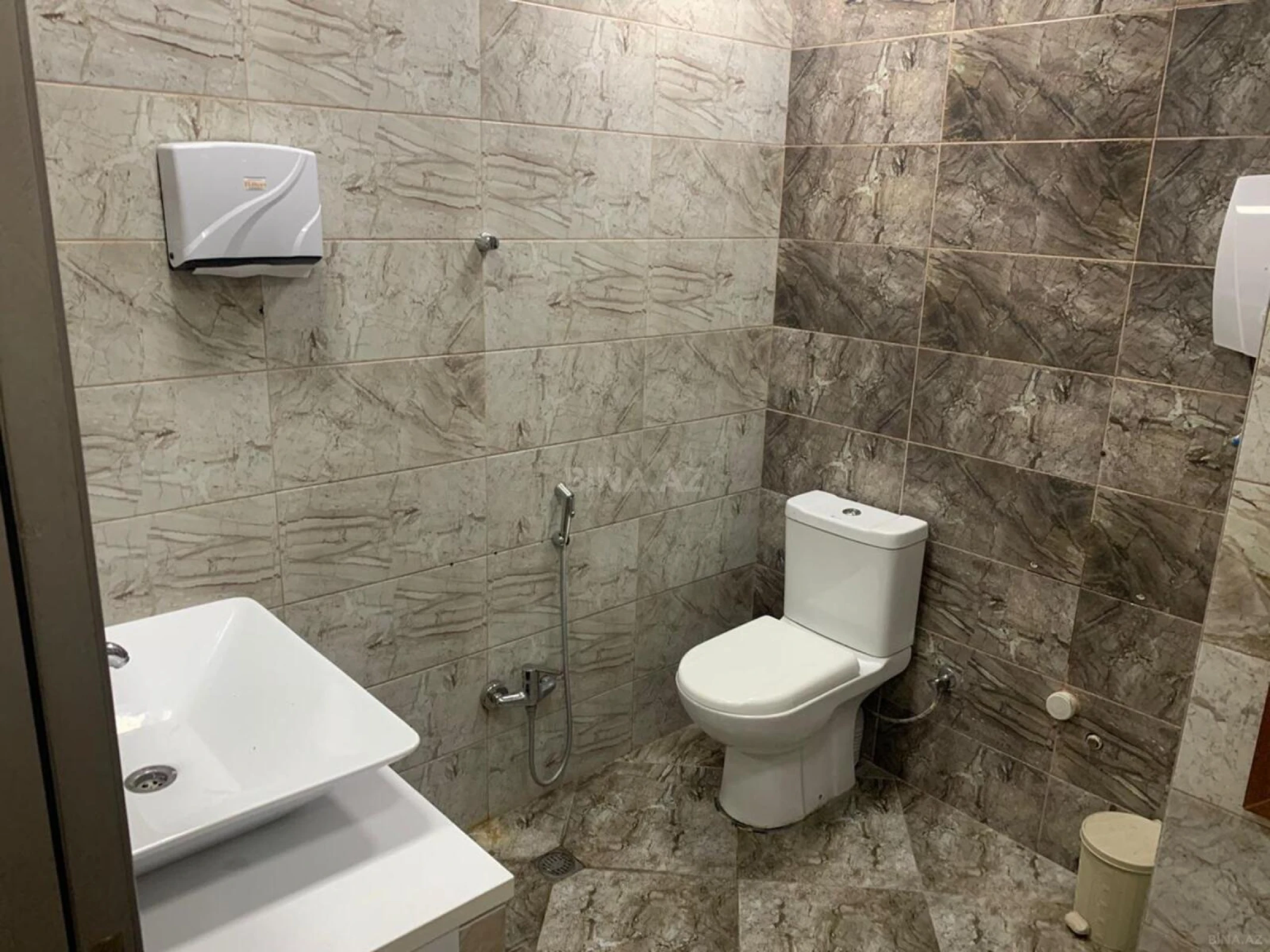 Kirayə verilir 4 otaqlı ofis 160 m²