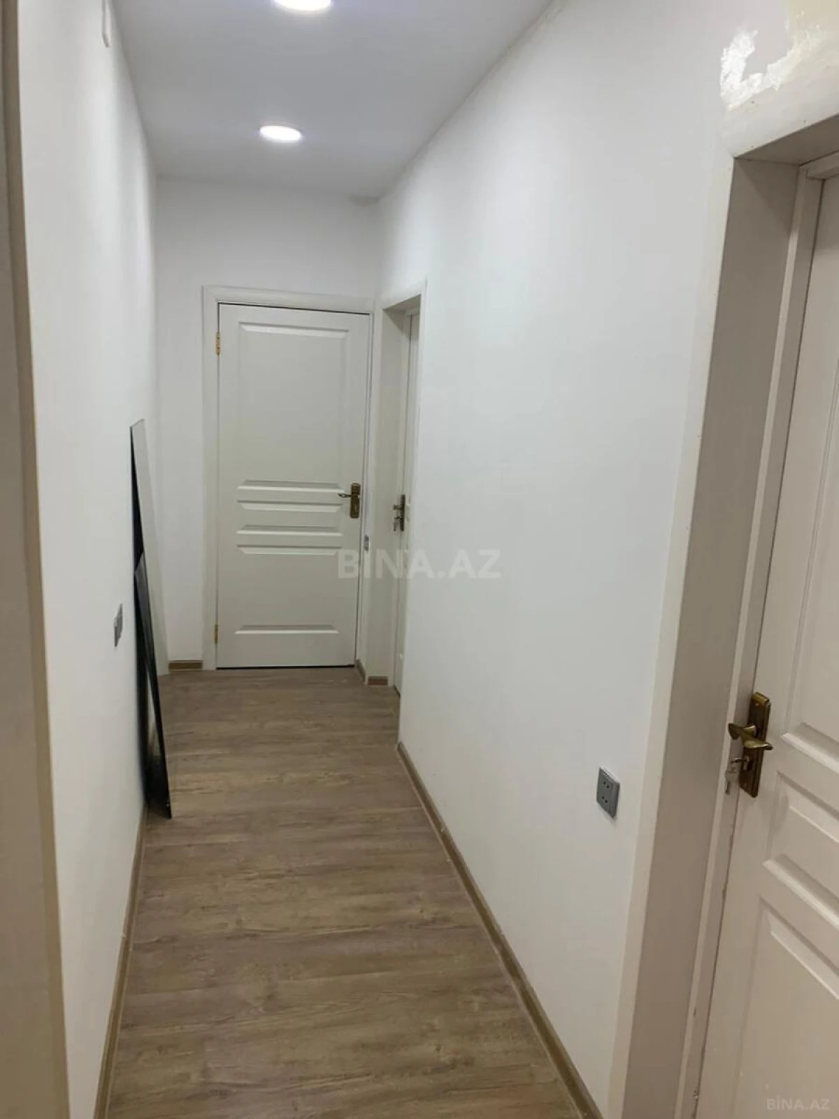 Kirayə verilir 4 otaqlı ofis 160 m²