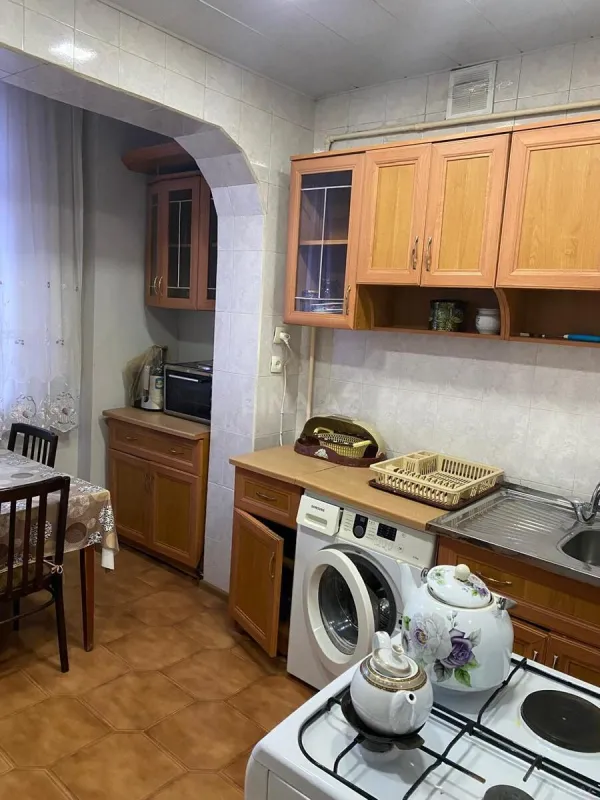 Satılır 4 otaqlı mənzil 90 m²
