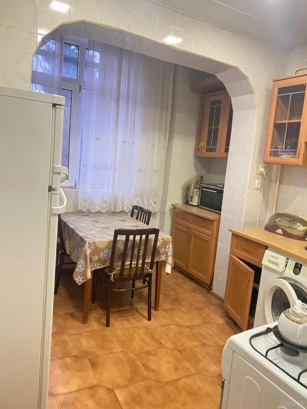 Satılır 4 otaqlı mənzil 90 m²