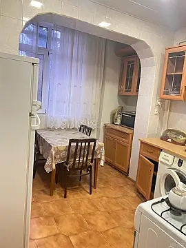 Satılır 4 otaqlı mənzil 90 m²