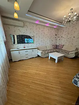 Kirayə verilir 2 otaqlı mənzil 65 m²