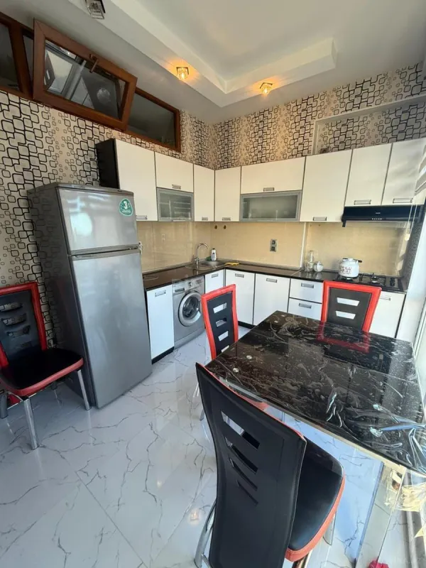 Kirayə verilir 2 otaqlı mənzil 65 m²