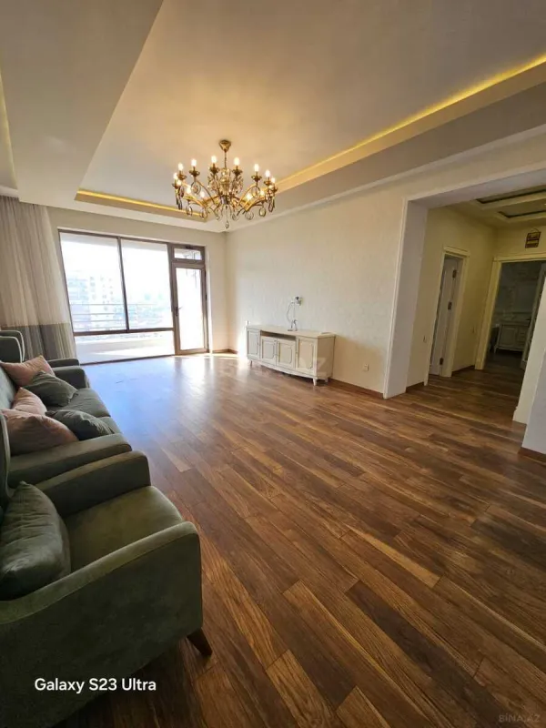 Satılır 3 otaqlı mənzil 140 m²