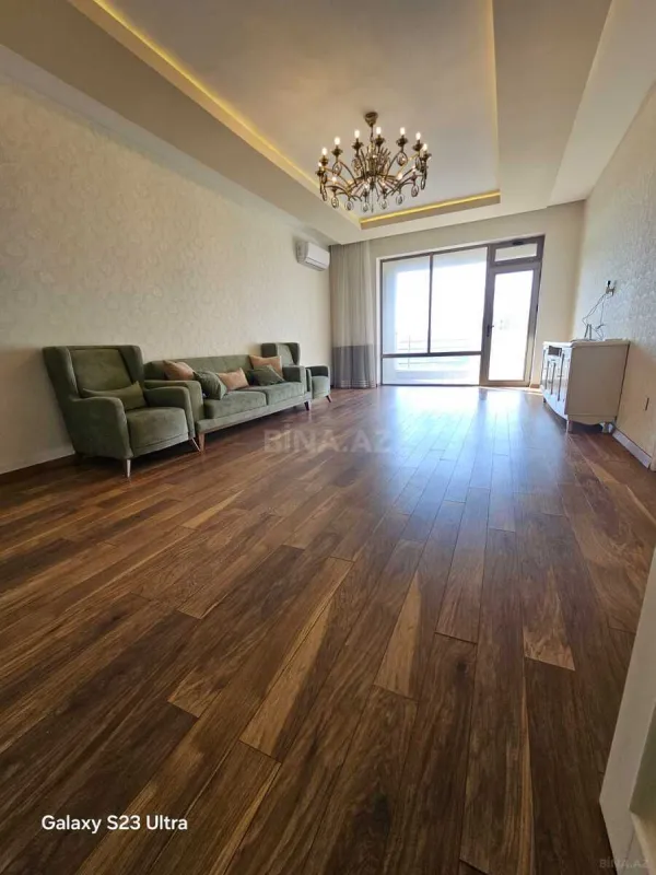 Satılır 3 otaqlı mənzil 140 m²