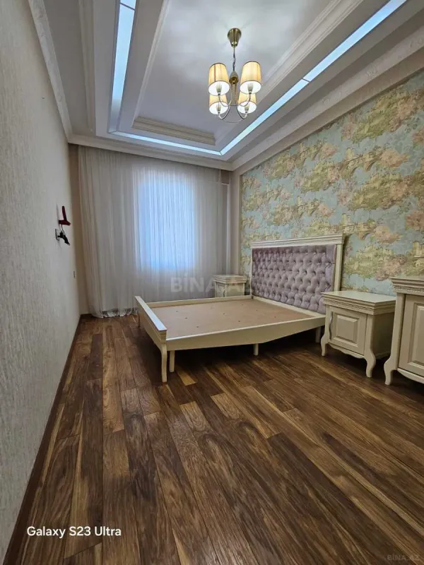 Satılır 3 otaqlı mənzil 140 m²