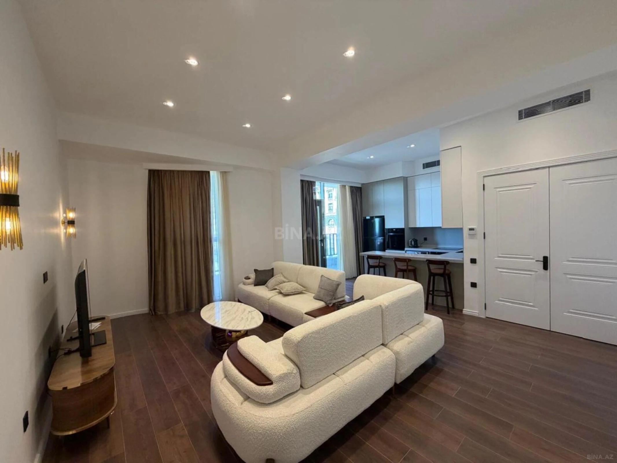 Kirayə verilir 2 otaqlı mənzil 80 m²