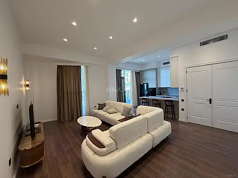 Kirayə verilir 2 otaqlı mənzil 80 m²
