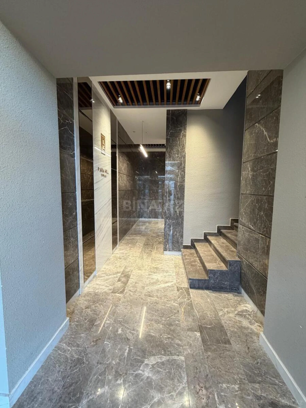 Kirayə verilir 2 otaqlı mənzil 80 m²