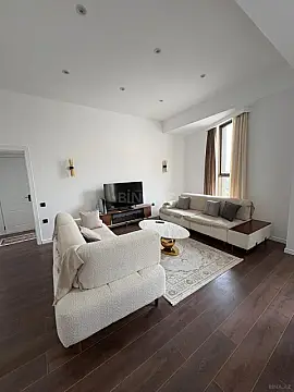 Kirayə verilir 2 otaqlı mənzil 80 m²