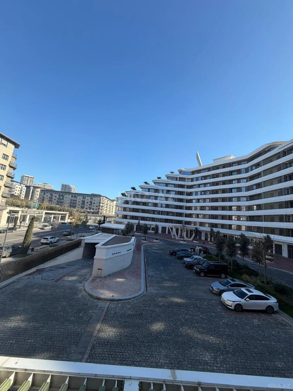 Kirayə verilir 2 otaqlı mənzil 80 m²