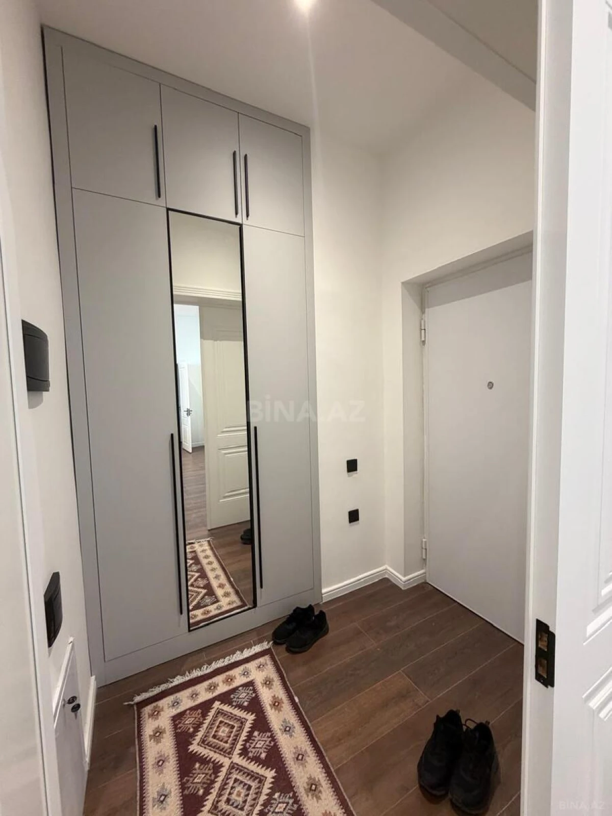 Kirayə verilir 2 otaqlı mənzil 80 m²