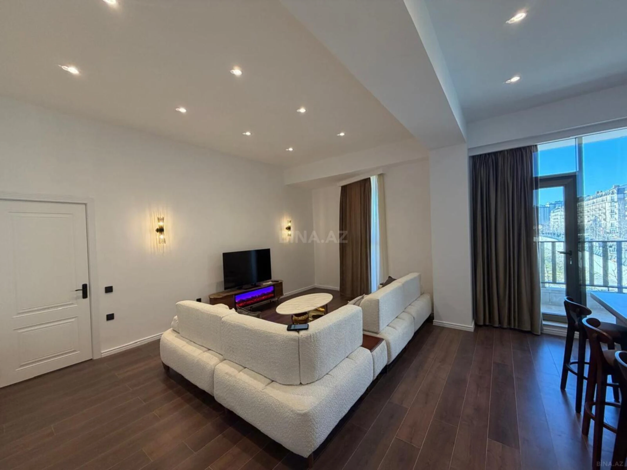 Kirayə verilir 2 otaqlı mənzil 80 m²