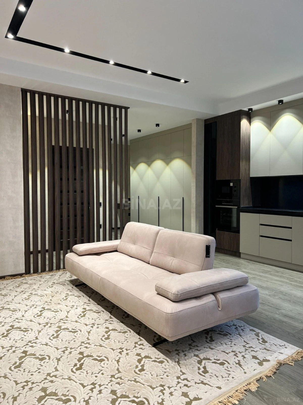 Kirayə verilir 2 otaqlı mənzil 105 m²