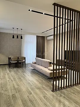 Kirayə verilir 2 otaqlı mənzil 105 m²
