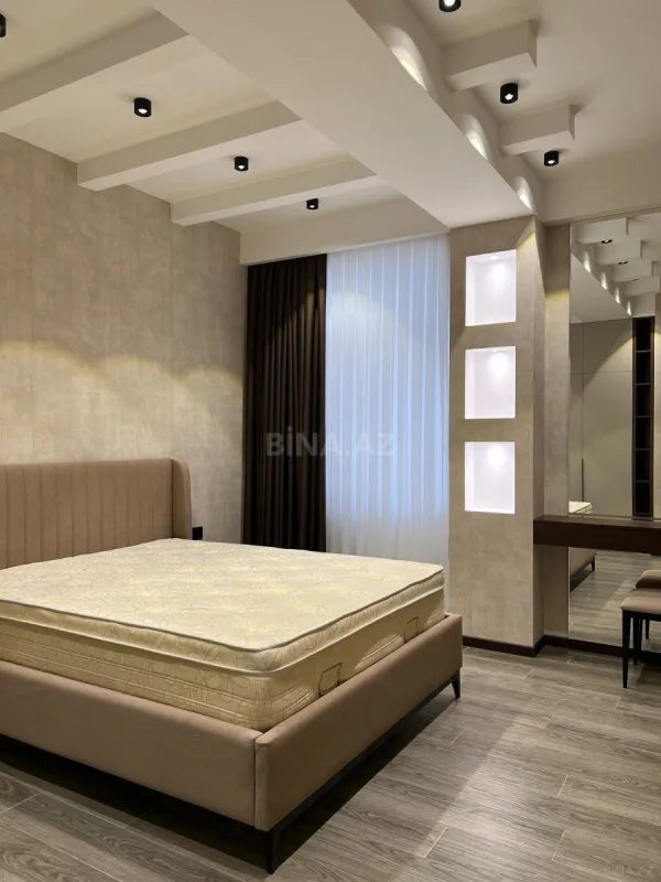 Kirayə verilir 2 otaqlı mənzil 105 m²