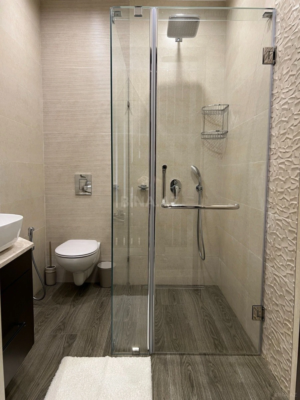Kirayə verilir 2 otaqlı mənzil 105 m²