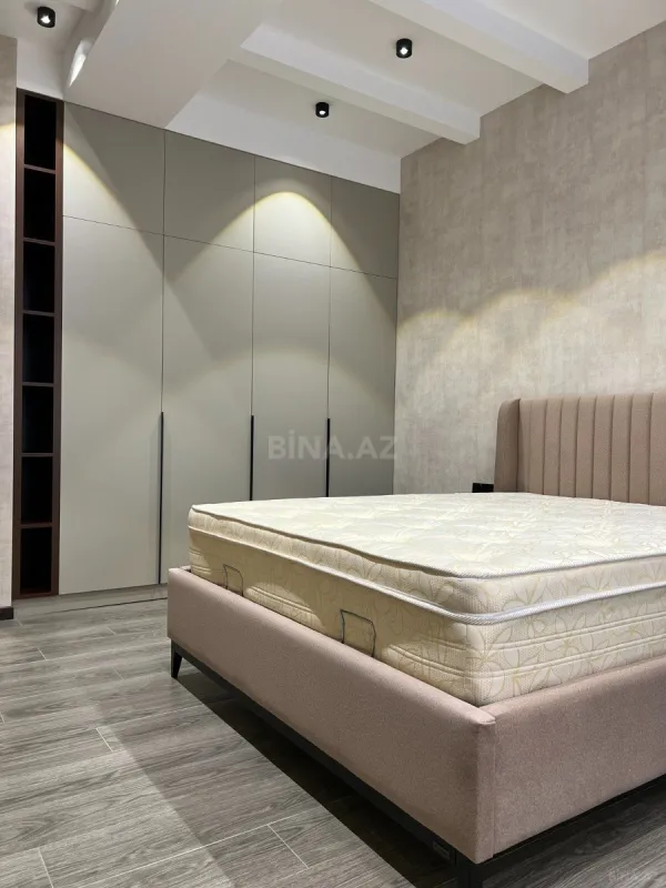 Kirayə verilir 2 otaqlı mənzil 105 m²