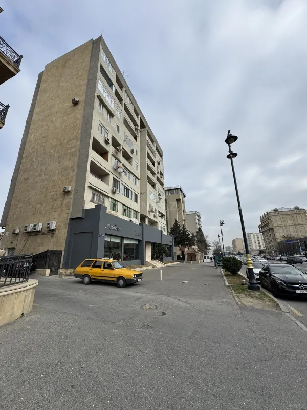 Satılır 2 otaqlı mənzil 60 m²