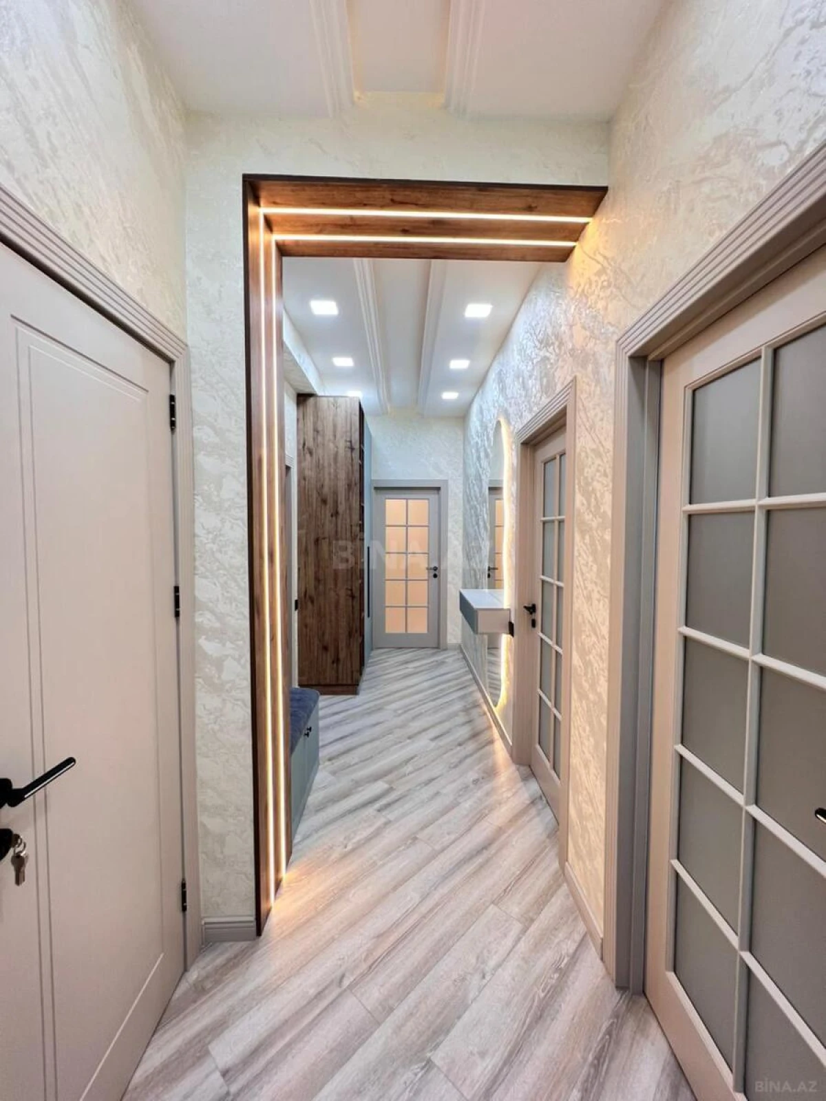 Satılır 3 otaqlı mənzil 91 m²