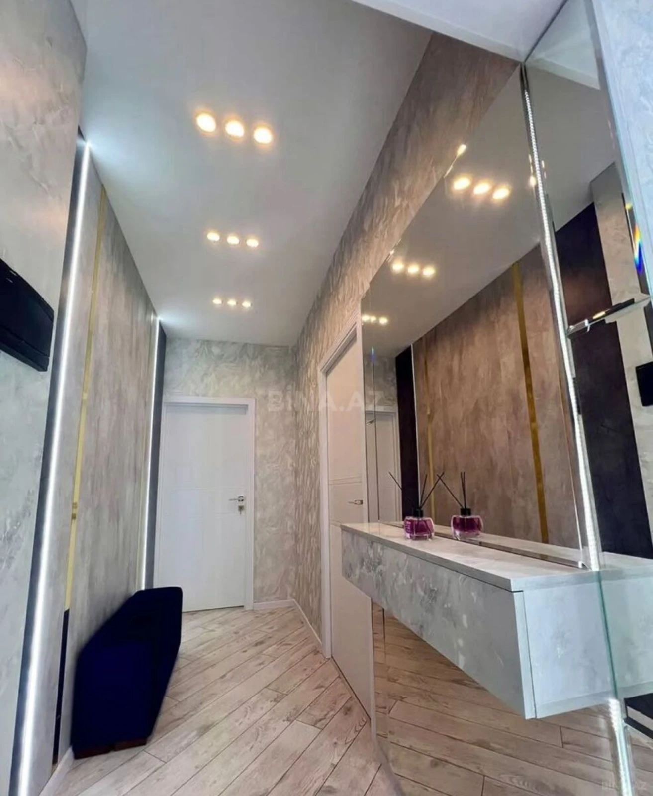 Satılır 2 otaqlı mənzil 65 m²