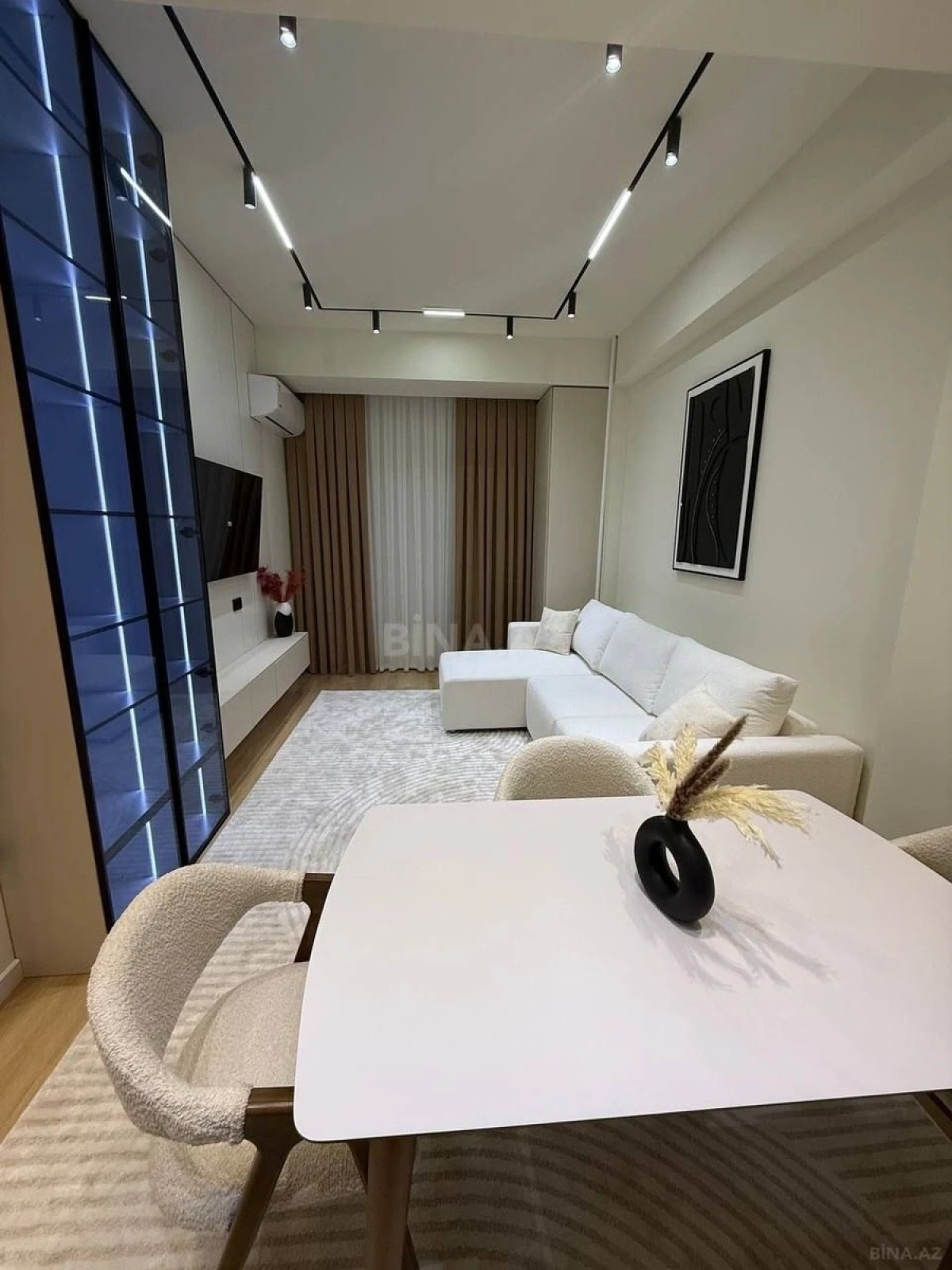 Kirayə verilir 2 otaqlı mənzil 65 m²
