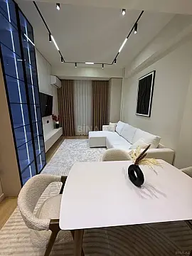 Kirayə verilir 2 otaqlı mənzil 65 m²
