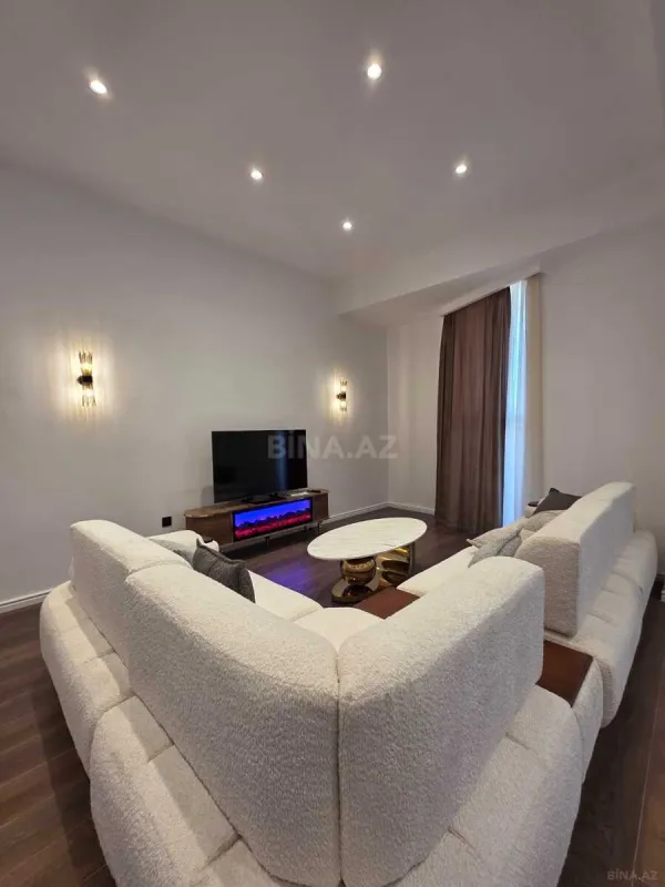 Kirayə verilir 2 otaqlı mənzil 75 m²