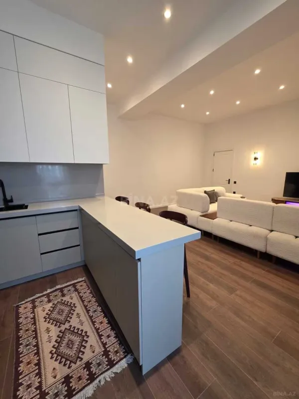 Kirayə verilir 2 otaqlı mənzil 75 m²