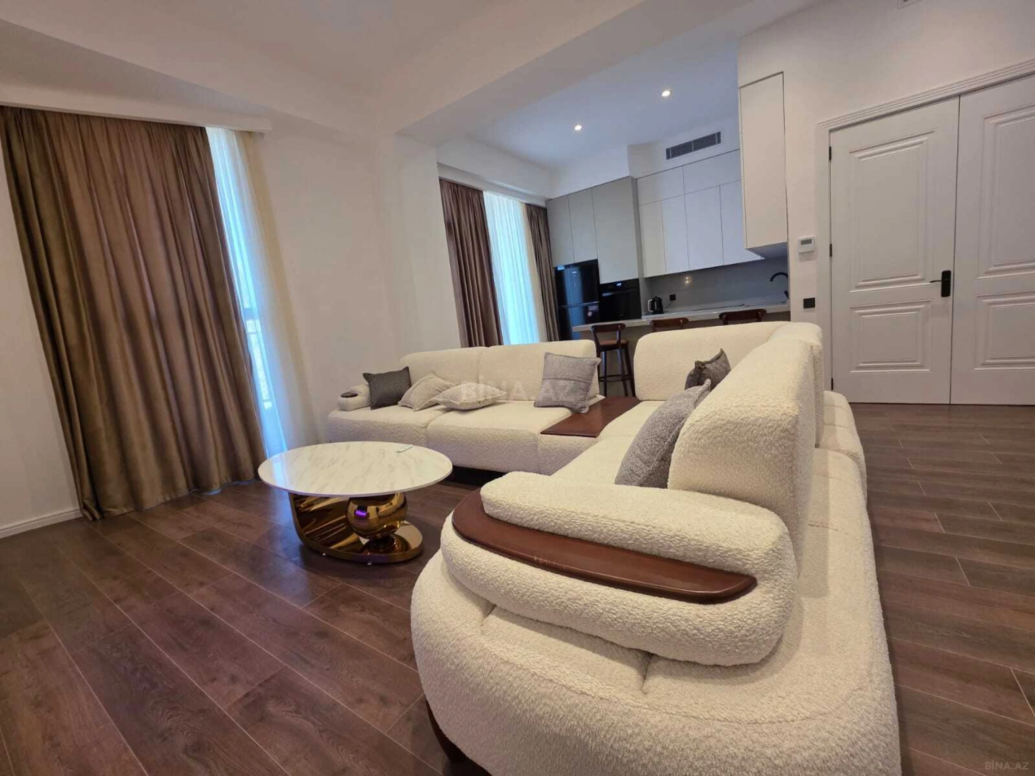Kirayə verilir 2 otaqlı mənzil 75 m²
