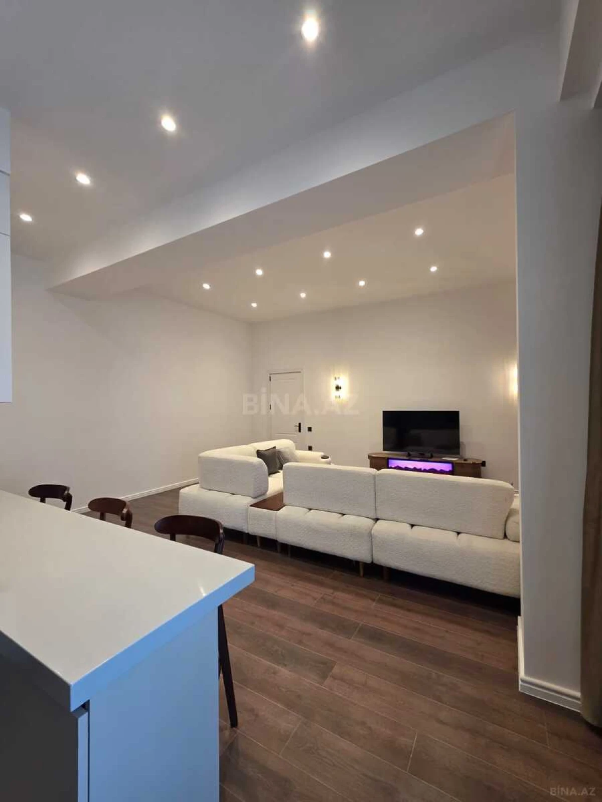 Kirayə verilir 2 otaqlı mənzil 75 m²