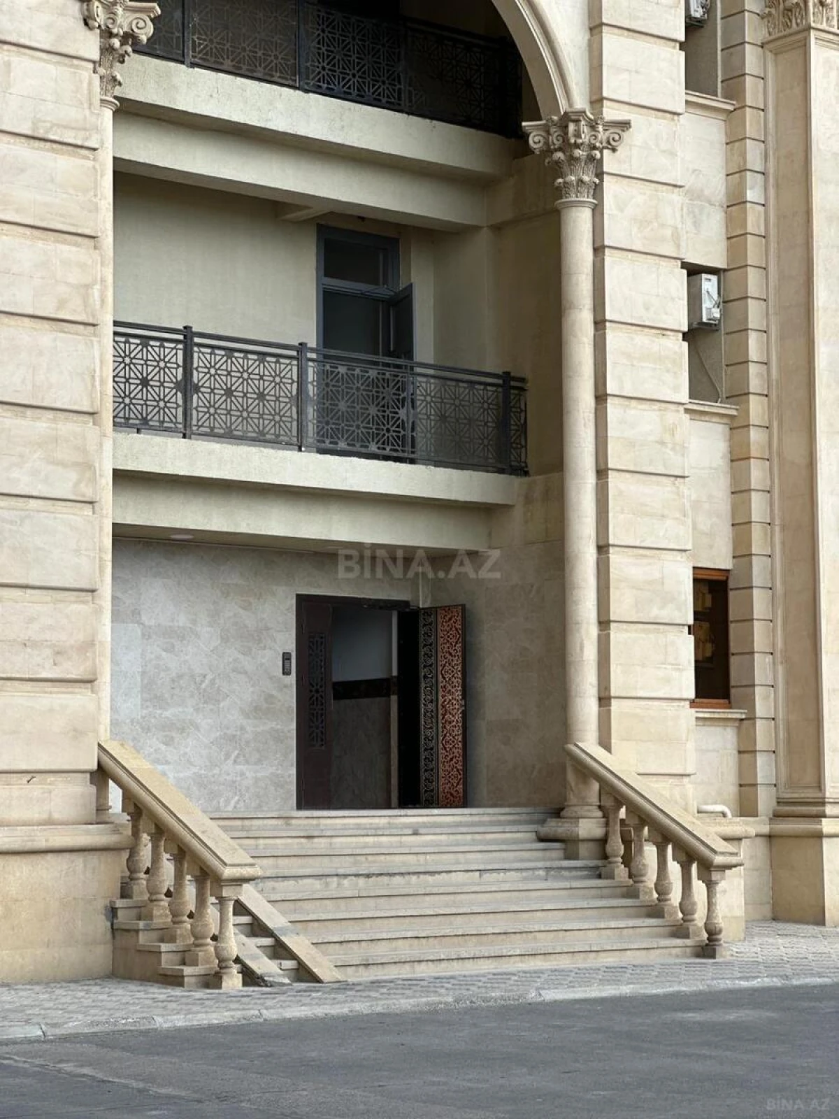 Satılır 2 otaqlı mənzil 70 m²