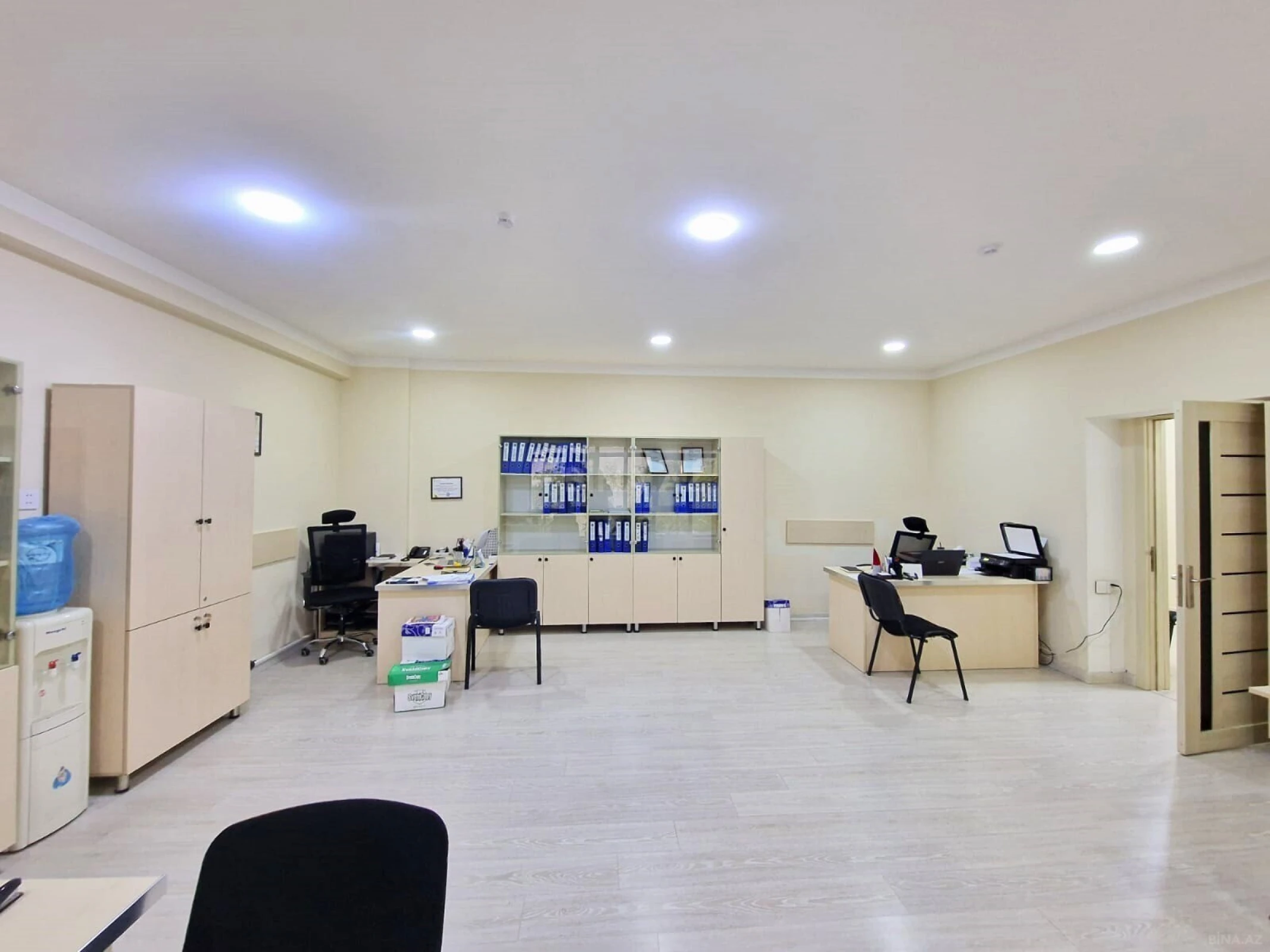 Kirayə verilir 11 otaqlı ofis 480 m²