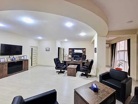 Kirayə verilir 11 otaqlı ofis 480 m²