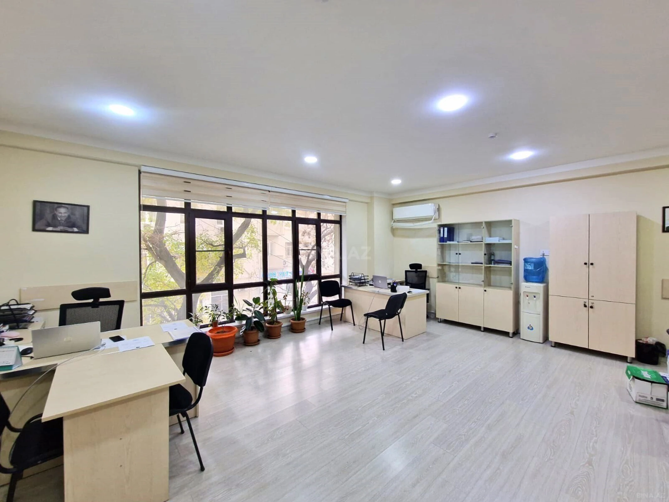 Kirayə verilir 11 otaqlı ofis 480 m²