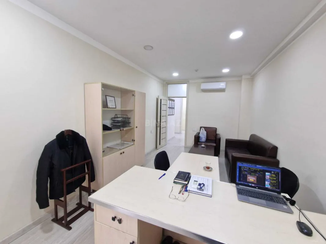 Kirayə verilir 11 otaqlı ofis 480 m²