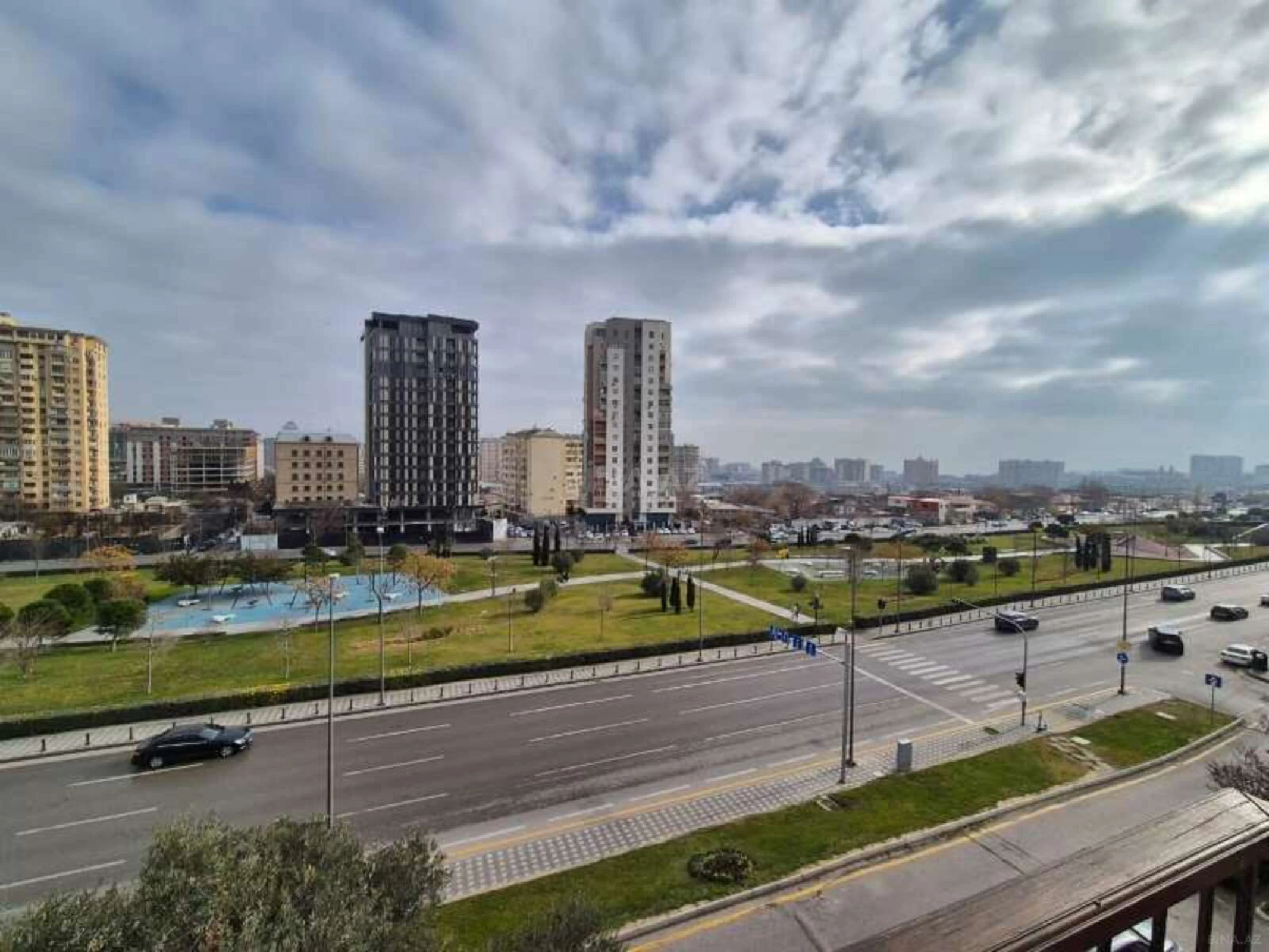Satılır 3 otaqlı mənzil 100 m²
