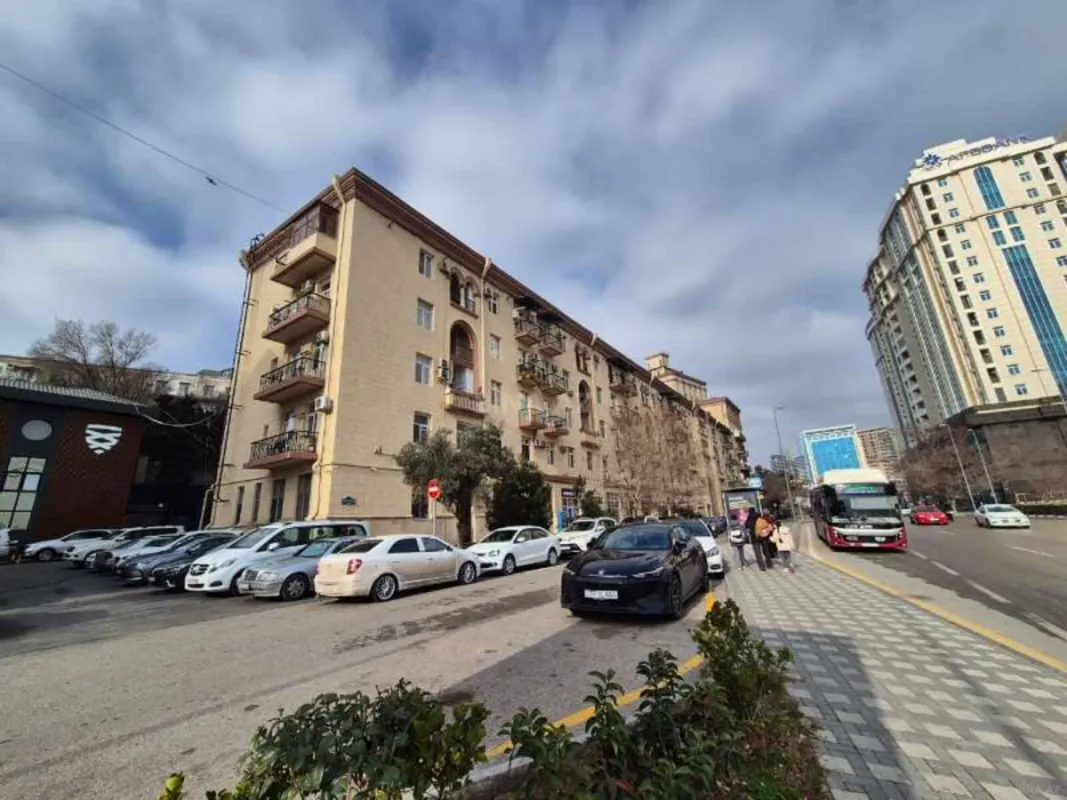 Satılır 3 otaqlı mənzil 100 m²