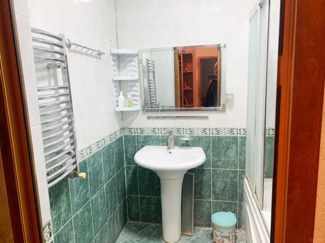 Kirayə verilir 2 otaqlı mənzil 90 m²