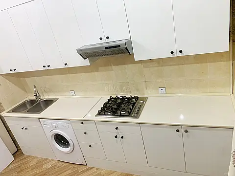 Kirayə verilir 2 otaqlı mənzil 90 m²