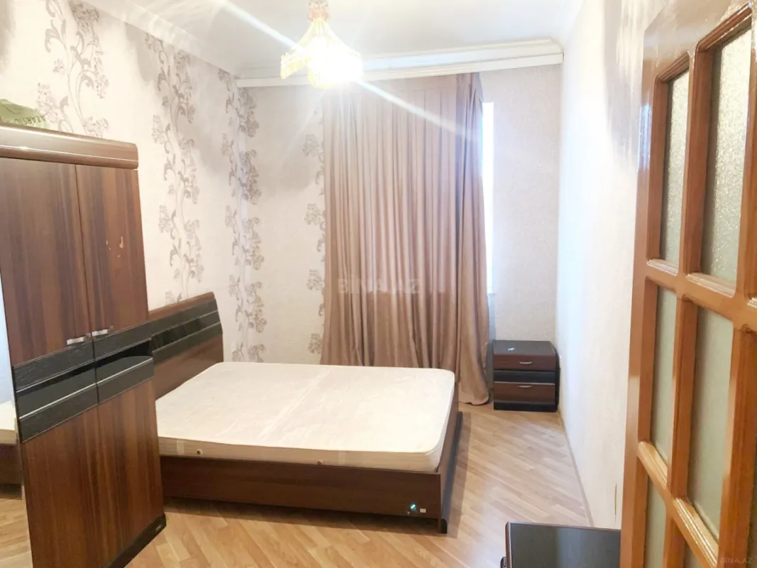 Kirayə verilir 2 otaqlı mənzil 90 m²