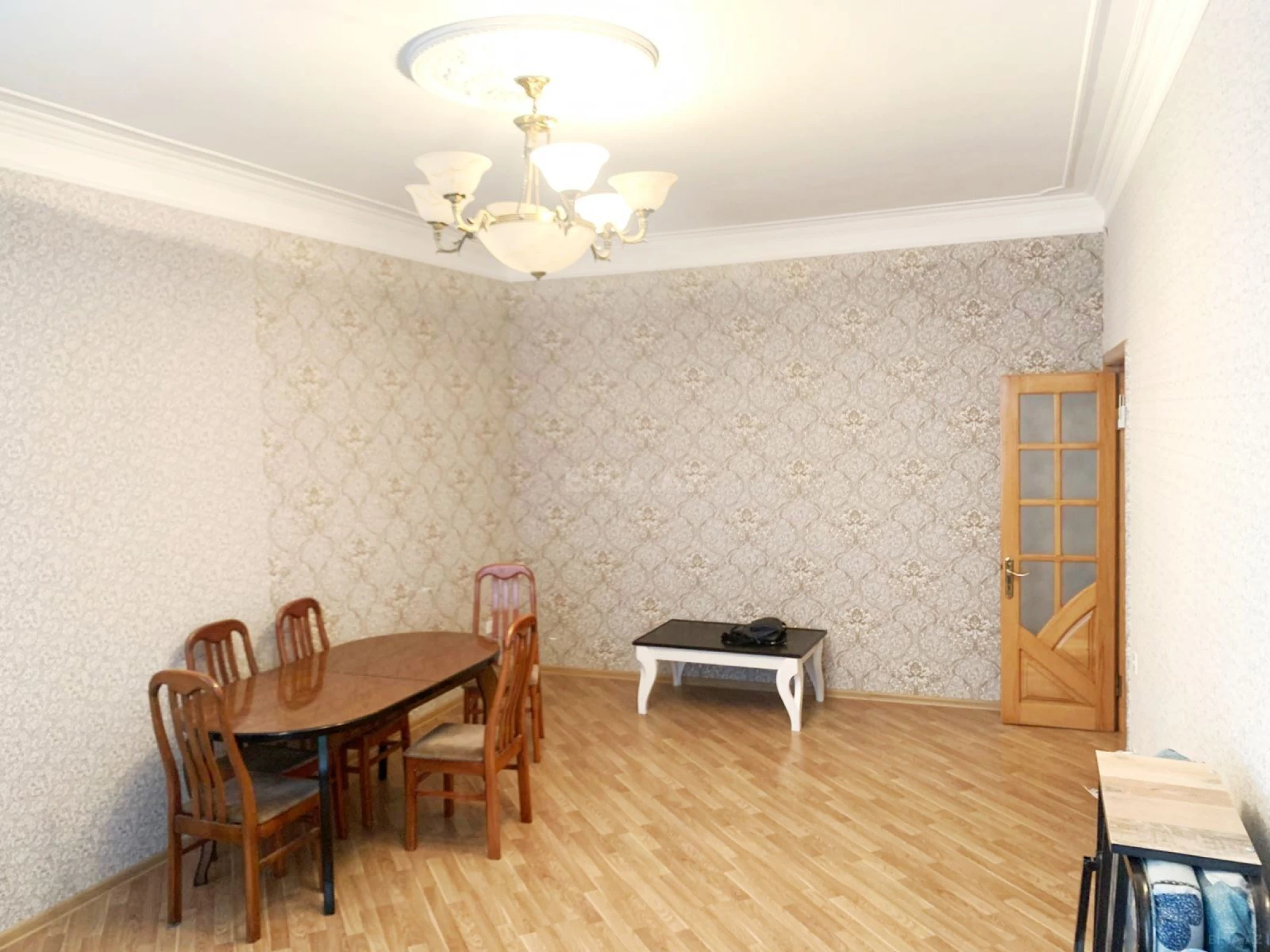 Kirayə verilir 2 otaqlı mənzil 90 m²