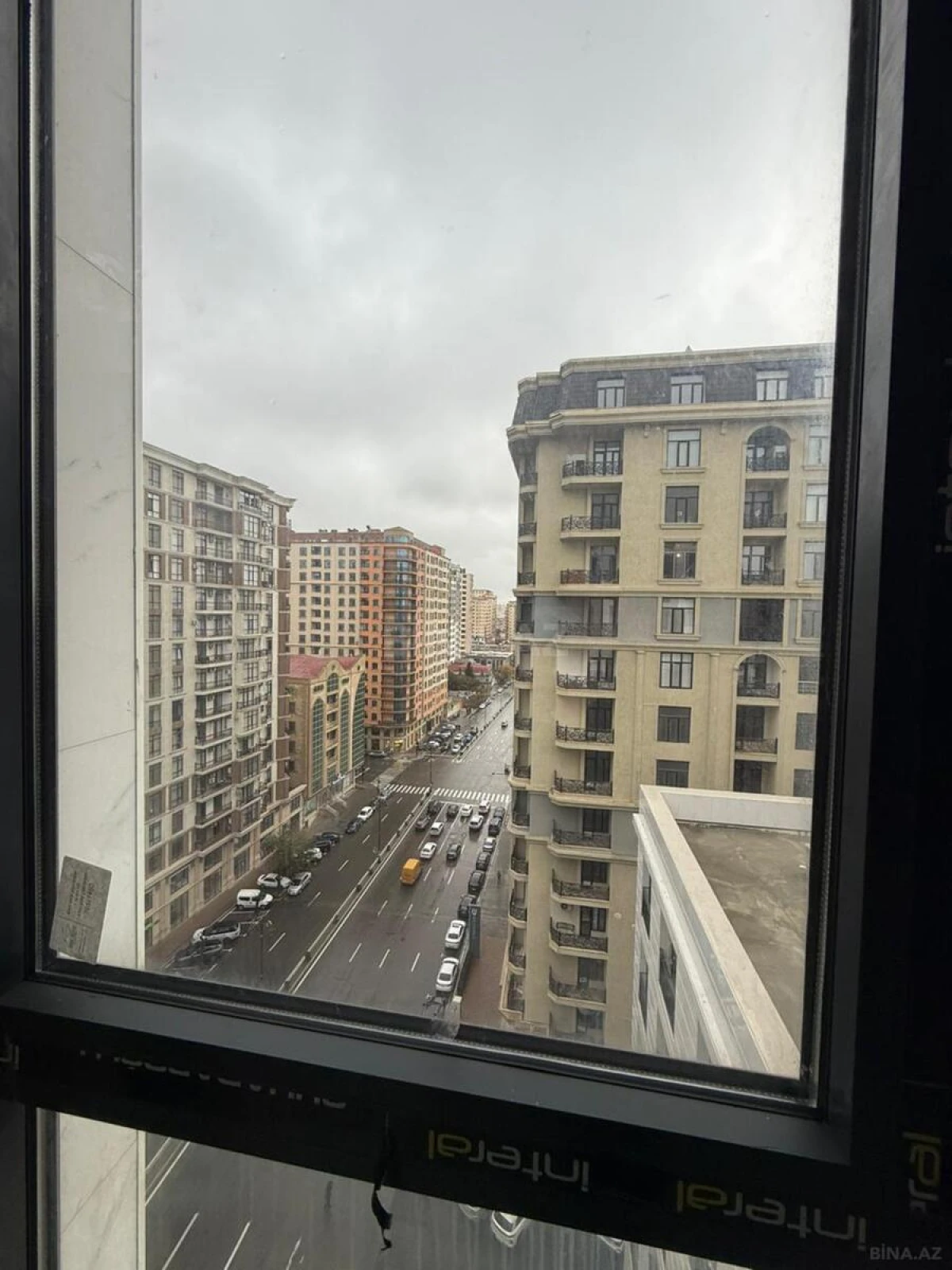 Satılır 4 otaqlı mənzil 149 m²