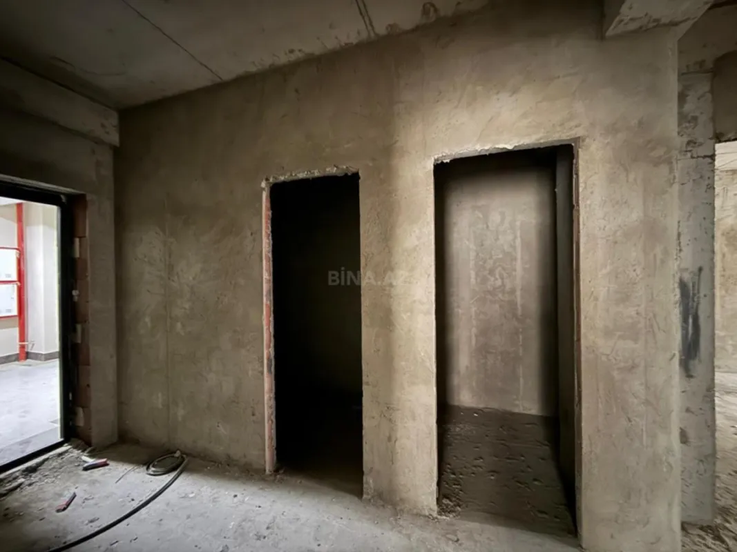 Satılır 4 otaqlı mənzil 149 m²